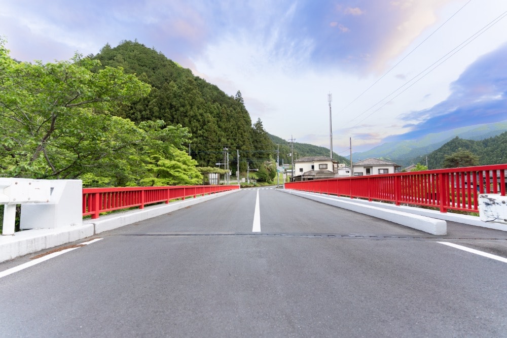 関東を中心に全国で(一部地域除く)としたエアコン設備などの修理を行っております